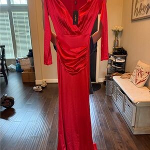Elegant Red Long-Sleeve Evening Dress